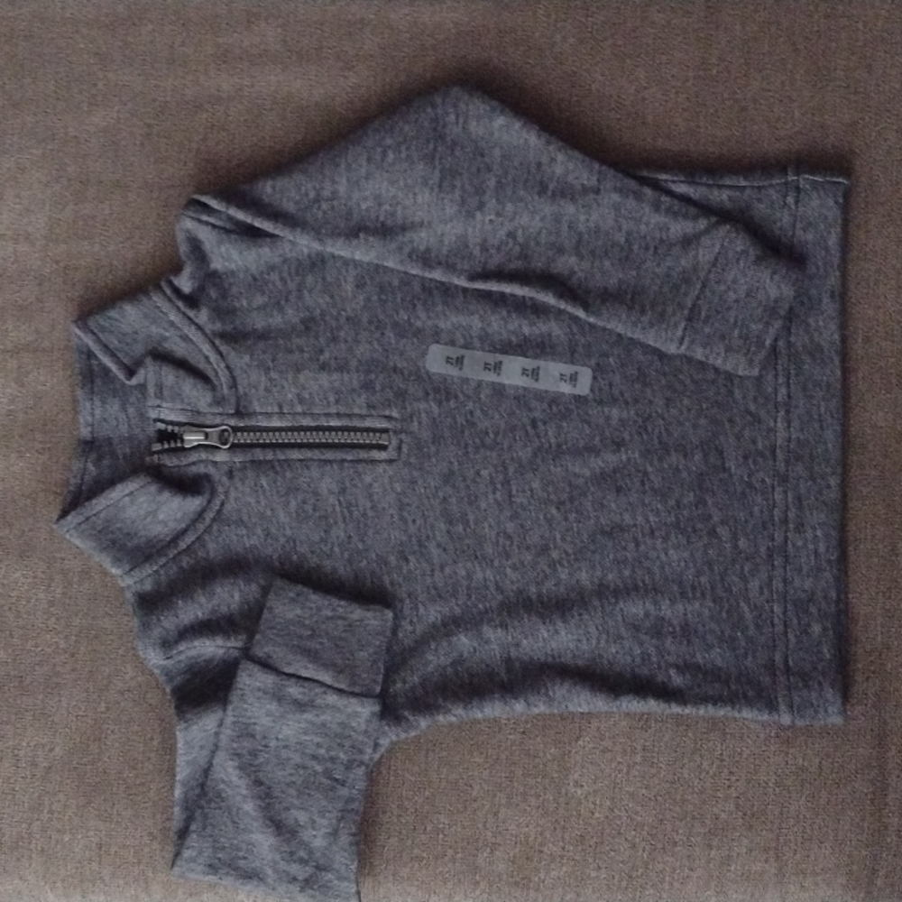 BNWT Children's Place Grey Long Sleeve 2T.
